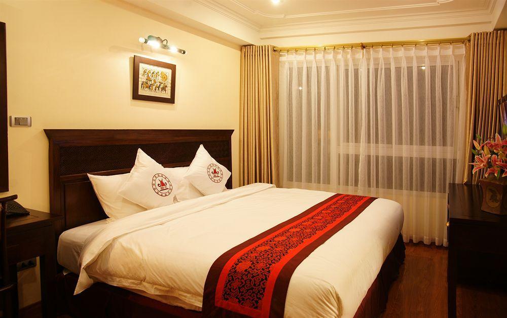 Classic Street Hotel Hanoi Bagian luar foto